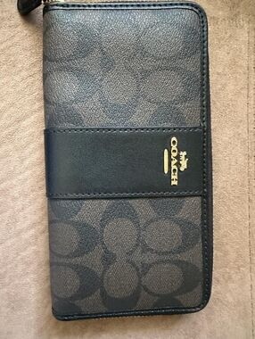 Coach Black/Charcoal Signature Zip Around Wallet